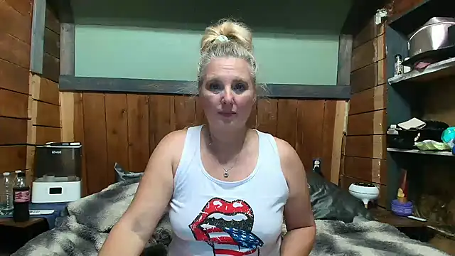lisaxlovexxx 网络视讯表演