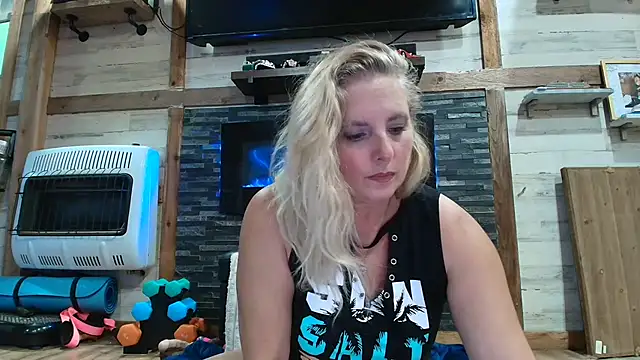 lisaxlovexxx's Webcam Show