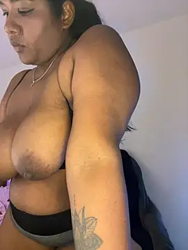 Show modela paola091 na web-kameri