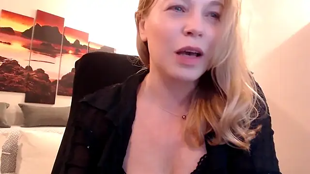 love-bionda live XXX chat