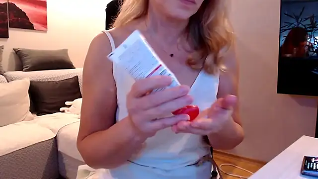 love-bionda Chat XXX in diretta