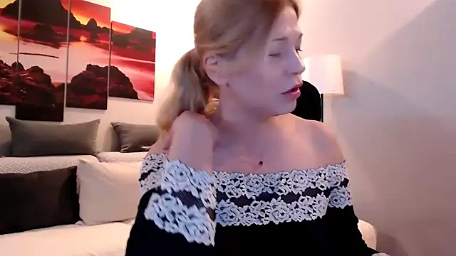 love-bionda's Live XXX Chat