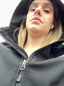 bella_d63 XXX чат на живо
