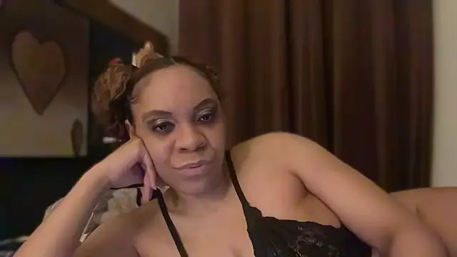 Chat +18 de Sanaawest ao vivo