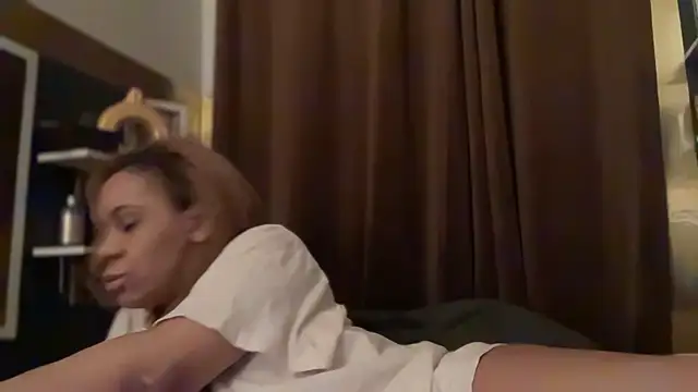 Sanaawest's Webcam Show