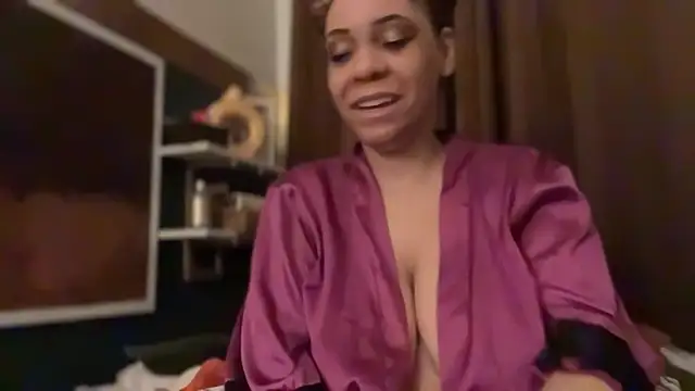 Sanaawest's Webcam Show