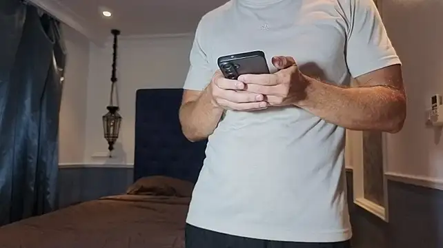 הופעת וובקאם של Marrymeplz