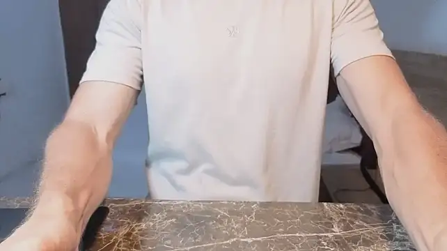 הופעת וובקאם של Marrymeplz