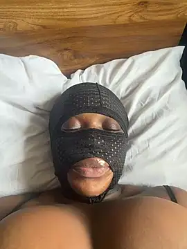 Kendra-rose Adlı Modelin Web Kamerası Şovu