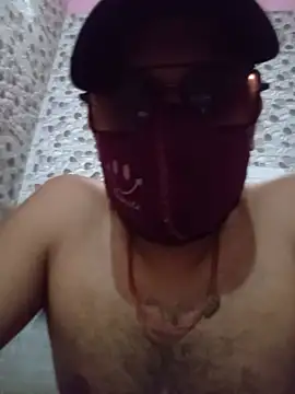 Show modela Yourhoy_ind_boy na web-kameri