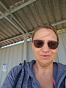 BLONDKICIA1 在線直播表演