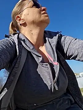 BLONDKICIA1's Webcam Show