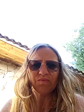 BLONDKICIA1 Show in webcam