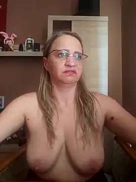 Czat XXX na żywo – BLONDKICIA1