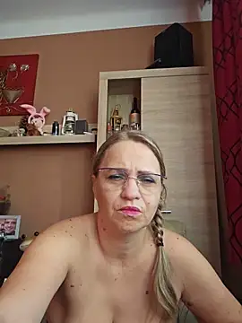 BLONDKICIA1 – Kamerová šou