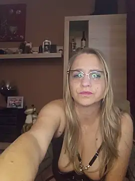 BLONDKICIA1 Webcam Show