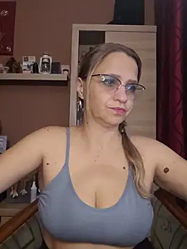 BLONDKICIA1 Chat XXX live