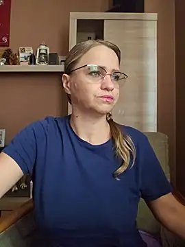 BLONDKICIA1's Live XXX Chat