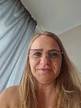 BLONDKICIA1 webcam show