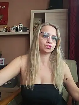 BLONDKICIA1's Webcam Show