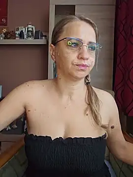 BLONDKICIA1 – webcam-show