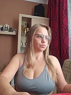 BLONDKICIA1 网络视讯表演