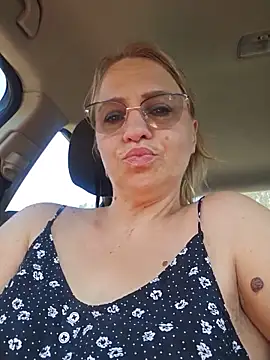 BLONDKICIA1 Chat XXX in diretta