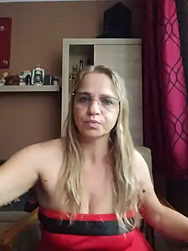Show modela BLONDKICIA1 na web-kameri