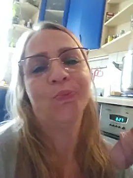 BLONDKICIA1: διαδικτυακό σόου στην κάμερα