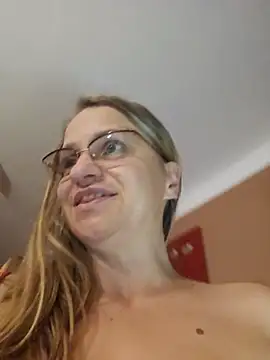 Show modela BLONDKICIA1 na web-kameri