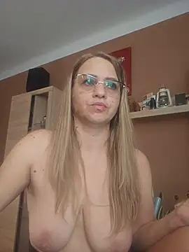 Show modela BLONDKICIA1 na web-kameri