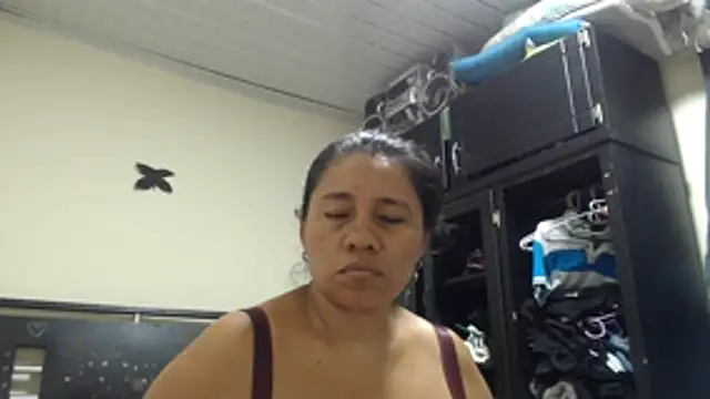 adrixxx38 লাইভ চ্যাট রুম