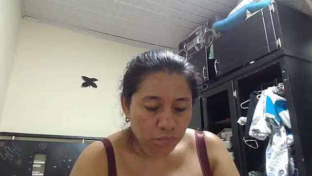 Sala de chat en directo de adrixxx38