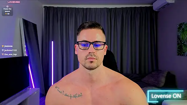הופעת וובקאם של jasonblake19