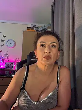 Hotangel75 Adlı Modelin Canlı XXX Sohbeti