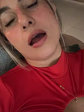CarolinaLujan17's Live XXX Chat