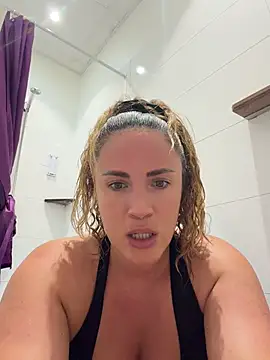 Chat +18 de Clarasense__ ao vivo