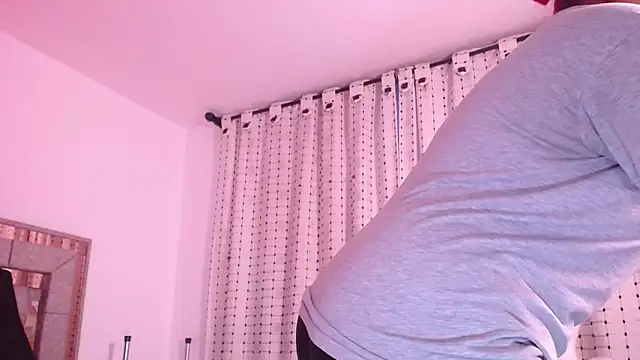 salomecastro_ Adlı Modelin Canlı Sohbet Odası