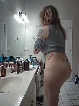 HollyTattoo's Webcam Show