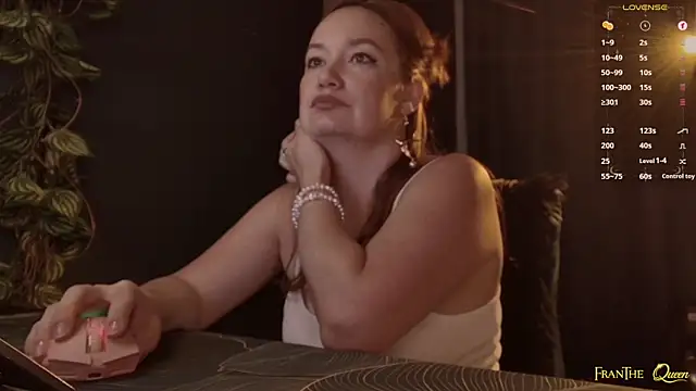 FranTheQueen's Live XXX Chat