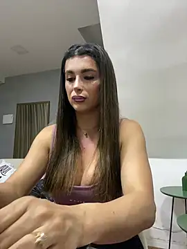 thuanealves Adlı Modelin Web Kamerası Şovu