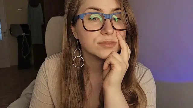 SeasonalSomeone's Live XXX Chat