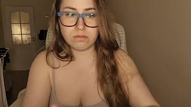SeasonalSomeone's Live XXX Chat