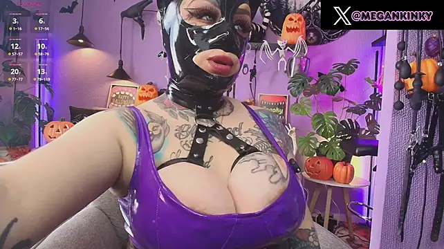 fetishkinkymeganx Show in webcam