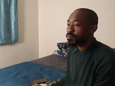 Ogmelo webcam show