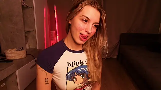 XXX chat uživo modela Eziliz