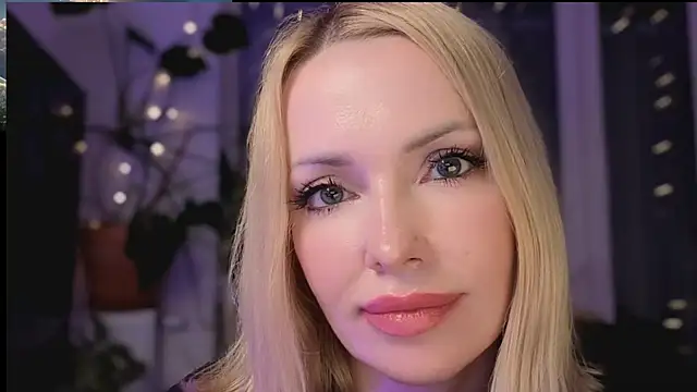 AbsoluteGoddess Adlı Modelin Canlı XXX Sohbeti