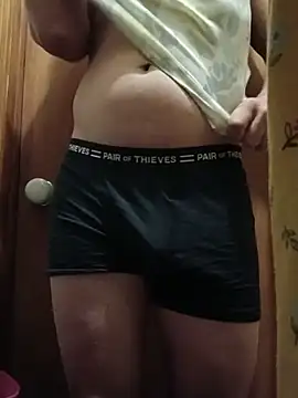 MaddyC6992's Webcam Show
