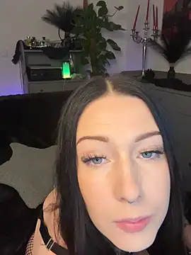 Trixie-Tainted Webcam-Show
