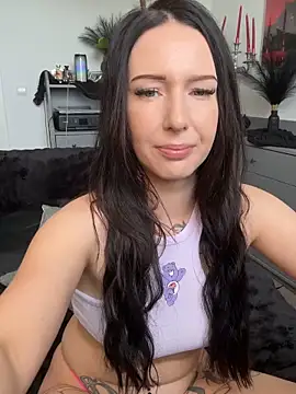 Trixie-Tainted Webcam-Show